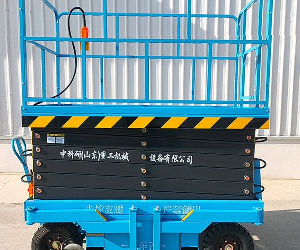 哈巴河自行走升降机